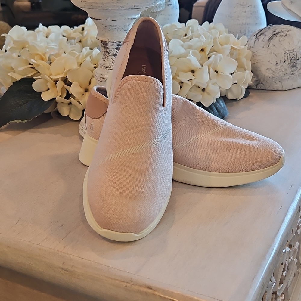 Women’s Slip-On Knit Sneakers in Pale Pink